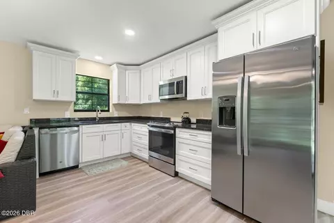 Kitchen - 400 Pine Bluff Trl, Ormond Beach, FL 32174 photo 5 of 5