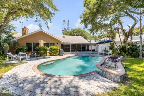 815 E 7th Ave, New Smyrna Beach, FL 32169