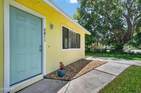 Exterior - 2811 Umbrella Tree Dr, Edgewater, FL 32141 photo 2 of 4