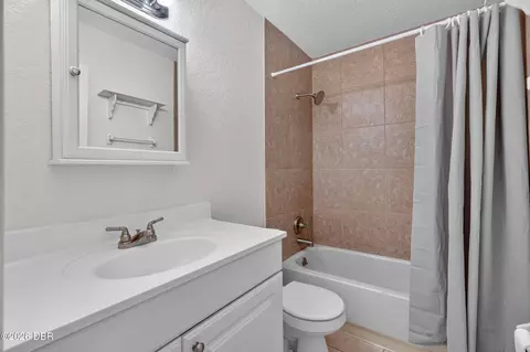 Bath - 2811 Umbrella Tree Dr, Edgewater, FL 32141 photo 1 of 2