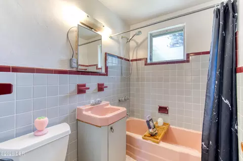 Bath - 12 Ocean Shore Dr, Ormond Beach, FL 32176 photo 1 of 3