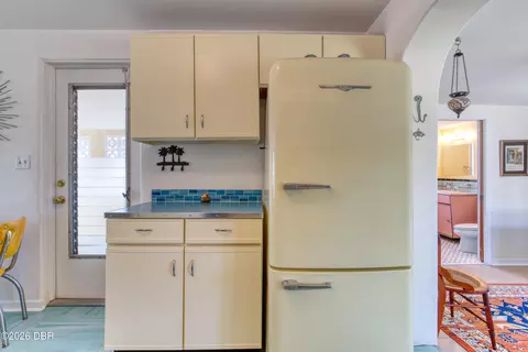 Kitchen - 12 Ocean Shore Dr, Ormond Beach, FL 32176 photo 3 of 4