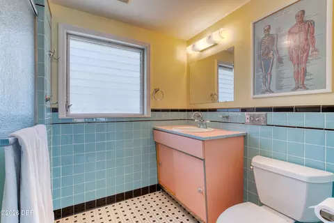 Bath - 12 Ocean Shore Dr, Ormond Beach, FL 32176 photo 2 of 3