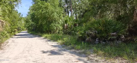 212 2nd Ave, Satsuma, FL 32189
