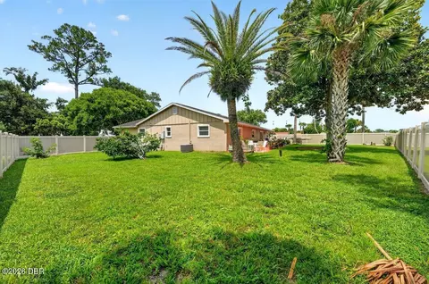 Exterior - 20 Twin River Dr, Ormond Beach, FL 32174 photo 5 of 7