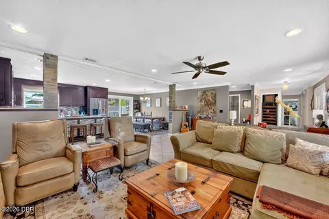 Living - 20 Twin River Dr, Ormond Beach, FL 32174 photo 3 of 4