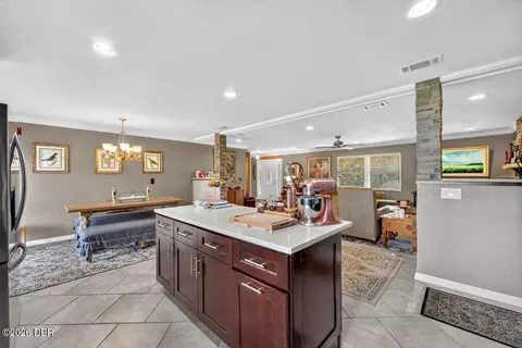Kitchen - 20 Twin River Dr, Ormond Beach, FL 32174 photo 2 of 4