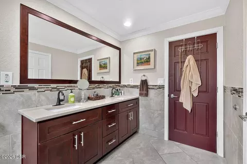 Bath - 20 Twin River Dr, Ormond Beach, FL 32174 photo 1 of 7