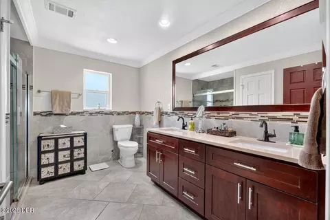 Bath - 20 Twin River Dr, Ormond Beach, FL 32174 photo 2 of 7