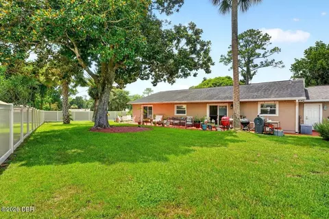 Exterior - 20 Twin River Dr, Ormond Beach, FL 32174 photo 4 of 7