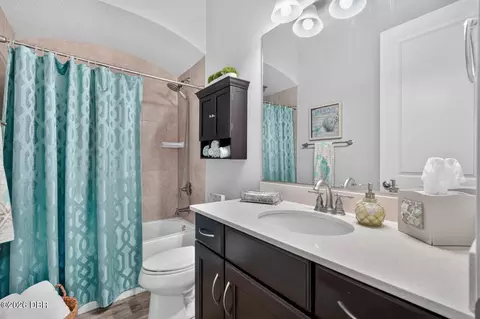 Bath - 910 Creekwood Dr, Ormond Beach, FL 32174 photo 3 of 3