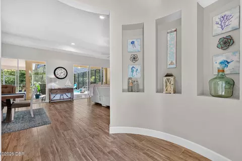 Entry Way - 910 Creekwood Dr, Ormond Beach, FL 32174 photo 2 of 2
