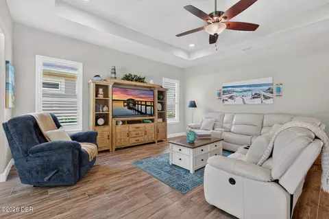 Living - 910 Creekwood Dr, Ormond Beach, FL 32174 photo 3 of 4