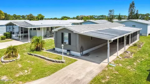 620 Papaya Cir, Micco, FL 32976