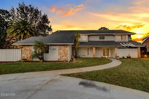 932 Pelican Bay Dr, Daytona Beach, FL 32119