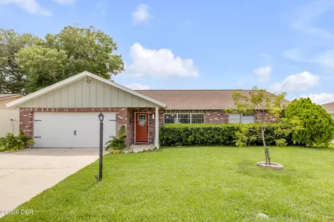 2952 Carriage Dr, South Daytona, FL 32119