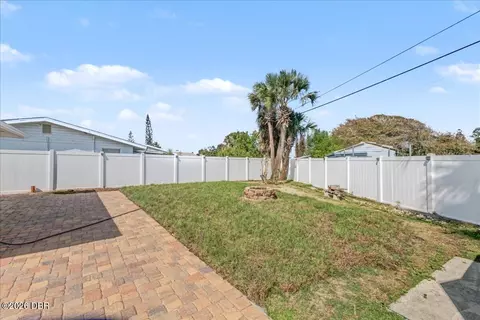 Exterior - 15 Alamanda Dr, Ormond Beach, FL 32176 photo 4 of 6