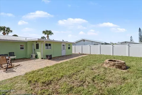 Exterior - 15 Alamanda Dr, Ormond Beach, FL 32176 photo 5 of 6