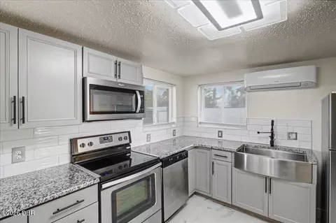Kitchen - 15 Alamanda Dr, Ormond Beach, FL 32176 photo 1 of 4