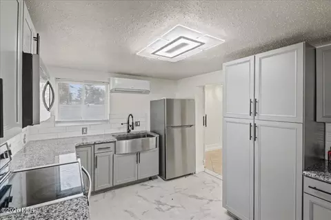 Kitchen - 15 Alamanda Dr, Ormond Beach, FL 32176 photo 4 of 4
