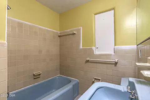 Bath - 599 John Anderson Dr, Ormond Beach, FL 32176 photo 5 of 7