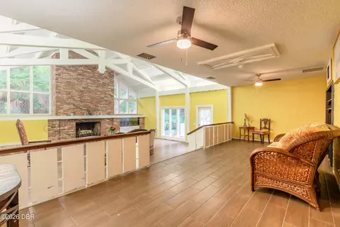 Living - 599 John Anderson Dr, Ormond Beach, FL 32176 photo 2 of 4