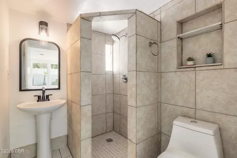 Bath - 46 Ocean Shore Dr, Ormond Beach, FL 32176 photo 2 of 2