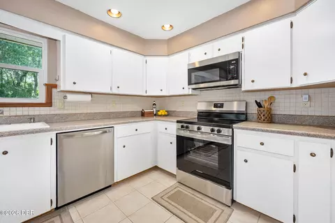 Kitchen - 92 Ridge Field Pl, Ormond Beach, FL 32174 photo 2 of 4