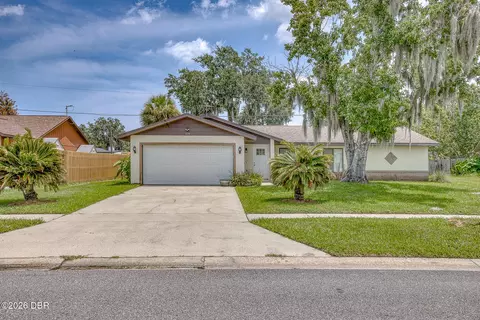 208 Avon Ct, Port Orange, FL 32127