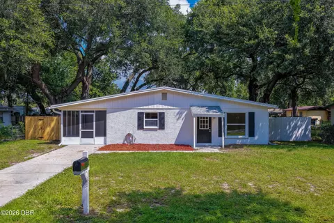 1220 Leon Ln, Daytona Beach, FL 32117