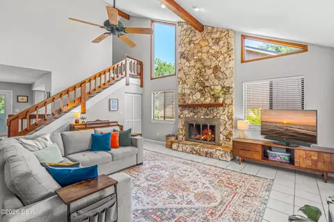 Living - 285 Bayridge Ct, Ormond Beach, FL 32174 photo 2 of 2