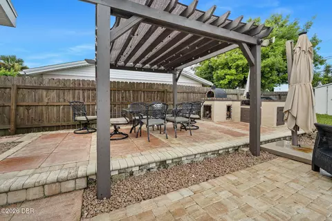 Exterior - 35 Sandra Dr, Ormond Beach, FL 32176 photo 5 of 8