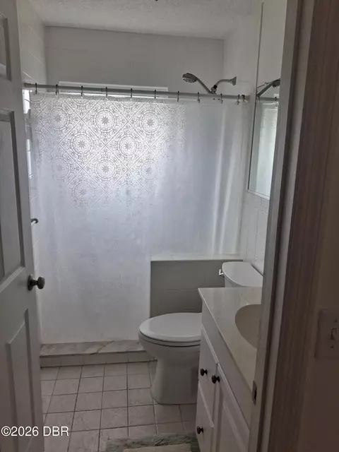 Bath - 40 Pleasant Dr, Ormond Beach, FL 32176 photo 2 of 2