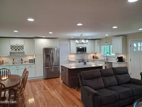 Kitchen - 40 Pleasant Dr, Ormond Beach, FL 32176 photo 4 of 4