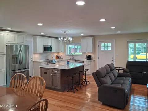 Kitchen - 40 Pleasant Dr, Ormond Beach, FL 32176 photo 2 of 4