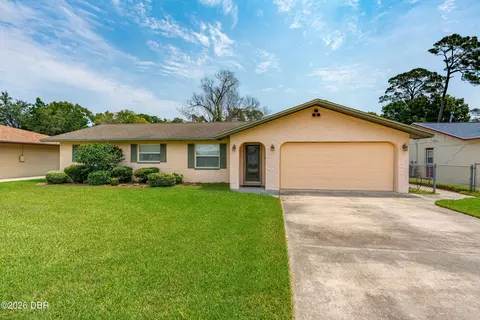 2955 Carriage Dr, South Daytona, FL 32119
