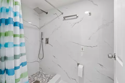 Bath - 160 Ponce De Leon Dr, Ormond Beach, FL 32176 photo 1 of 2