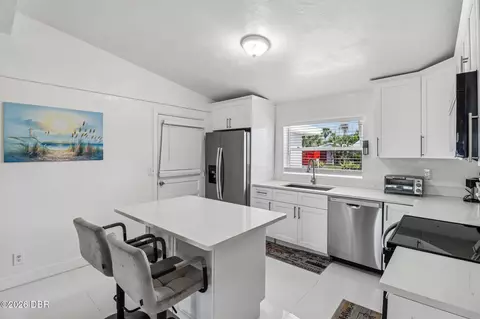 Kitchen - 160 Ponce De Leon Dr, Ormond Beach, FL 32176 photo 2 of 3