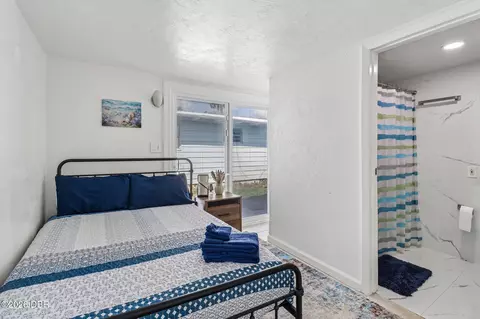 Bedroom - 160 Ponce De Leon Dr, Ormond Beach, FL 32176 photo 2 of 4