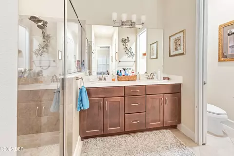 Bath - 817 Pinewood Dr, Ormond Beach, FL 32174 photo 2 of 4