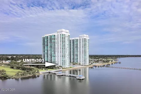 231 Riverside Dr, Holly Hill, FL 32117