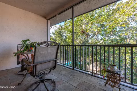 Exterior - 640 N Nova Rd, Ormond Beach, FL 32174 photo 2 of 8