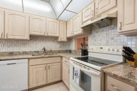 Kitchen - 640 N Nova Rd, Ormond Beach, FL 32174 photo 3 of 5