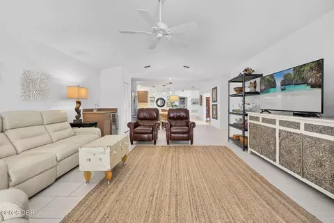 Living - 28 Treetop Cir, Ormond Beach, FL 32174 photo 5 of 6