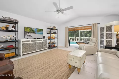 Living - 28 Treetop Cir, Ormond Beach, FL 32174 photo 4 of 6