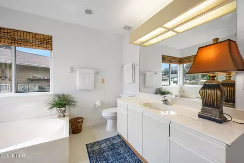 Bath - 28 Treetop Cir, Ormond Beach, FL 32174 photo 4 of 6