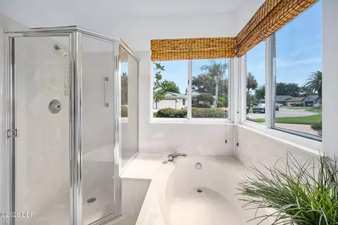 Bath - 28 Treetop Cir, Ormond Beach, FL 32174 photo 3 of 6