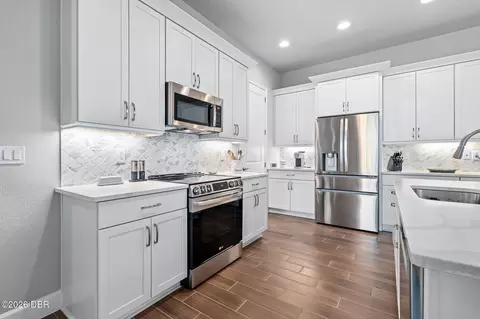 Kitchen - 17 Regency Rd, Ormond Beach, FL 32174 photo 7 of 9