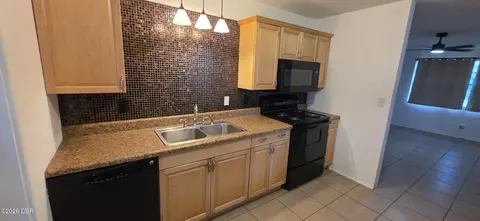 Kitchen - 58 Tropical Dr, Ormond Beach, FL 32176 photo 4 of 5
