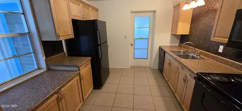 Kitchen - 58 Tropical Dr, Ormond Beach, FL 32176 photo 3 of 5